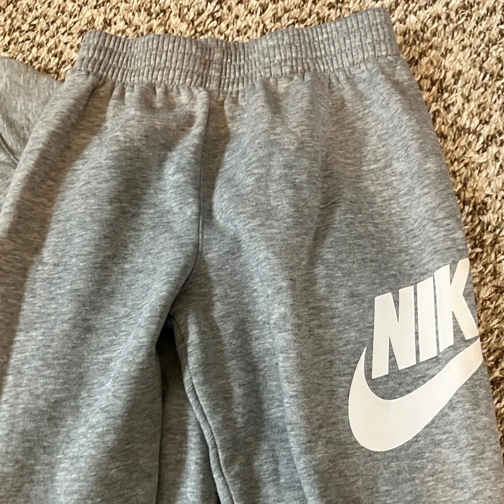 Nike Kids Gray Sweatpants - Picture 2 of 12